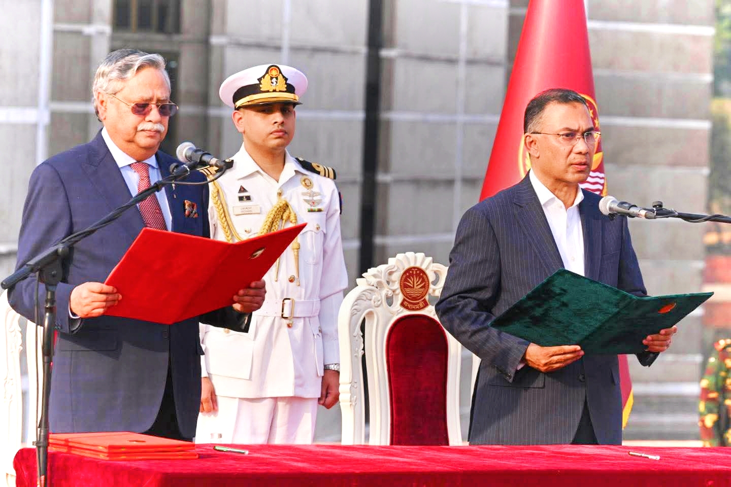 ৩৫ বছর পর পুরুষ প্রধানমন্ত্রী পেল বাংলাদেশ