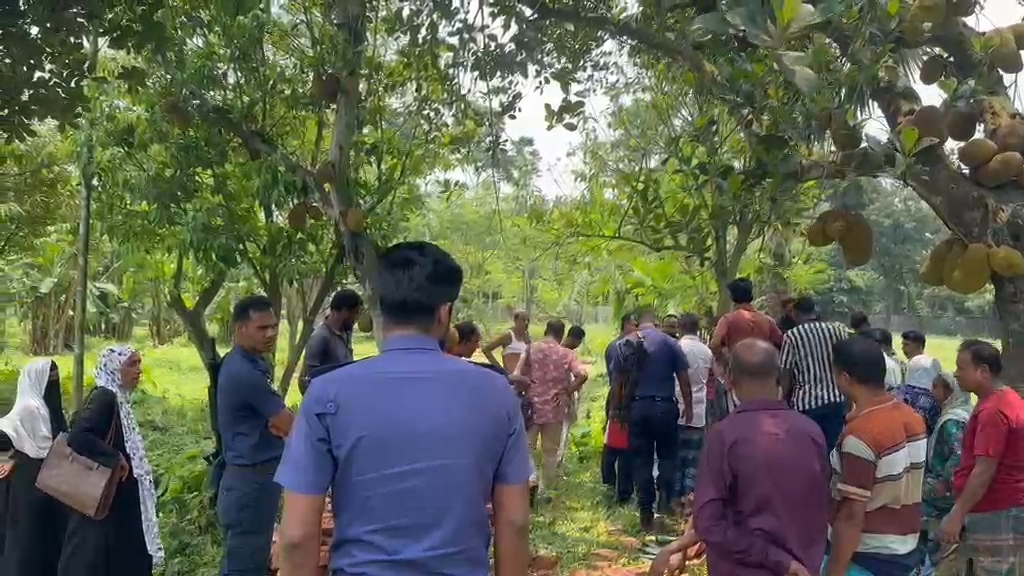 শ্রীপুরে পৈত্রিক জমি দখলচেষ্টা,থানায় অভিযোগ