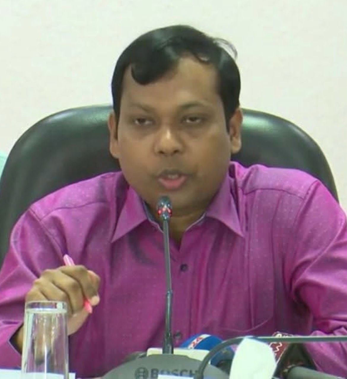 সিলেটে সারওয়ার আলমকে ঘিরে আলোচনা অব্যাহত, ফিরতে চান না সপদে’—দাবি ঘনিষ্ঠ সূত্রের