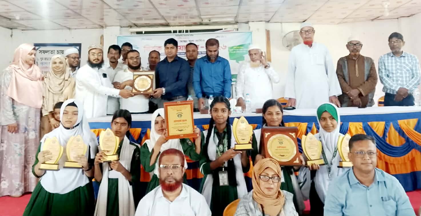 গাজীপুরের কালীগঞ্জে দুদকের বিতর্ক প্রতিযোগিতা: চ্যাম্পিয়ন চুপাইর বালিকা উচ্চ বিদ্যালয়