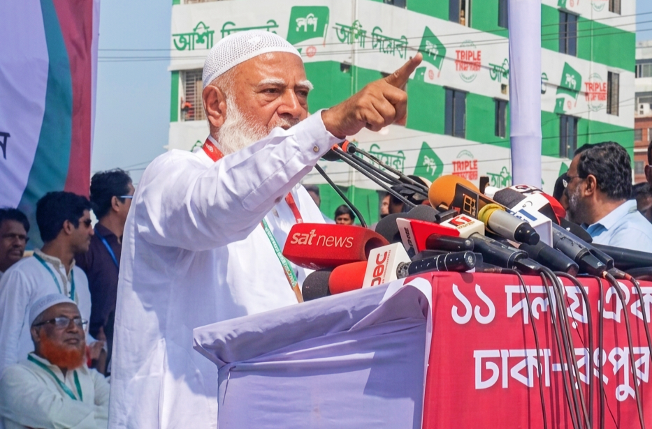 গাজীপুরে লংমার্চের পথসভা: ৮ দফা দাবি না মানলে এক দফার হুঁ.শি.য়া.রি জামায়াত আমীরের