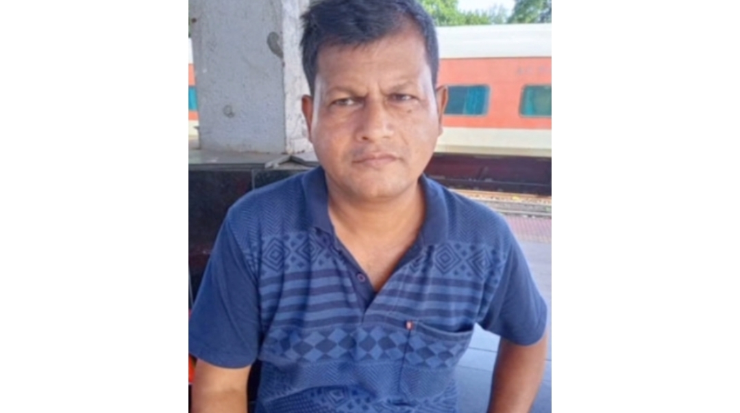 শ্রীপুরে বাঁশ কাটতে গিয়ে ভিমরুলের কা.ম.ড়ে স্বপন দাসের মৃ.ত্যু
